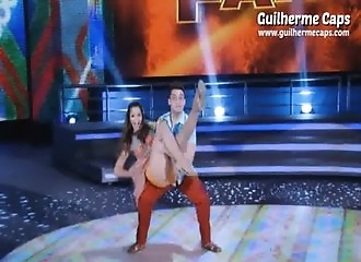 Danse sensuelle en couple sur un plateau