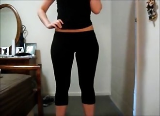 Masturbation toute seule après un effeuillage réussi