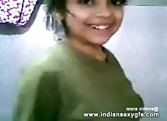 Strip chaud avec une indienne sans pudeur