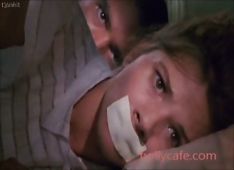 Victoria Abril prisonnière d'un bon baiseur