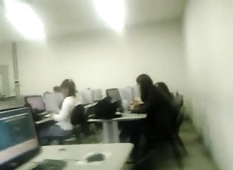 Branlette au bureau ni vu ni connu