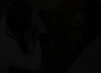 Une esclave enculée par des fétichistes du bondage