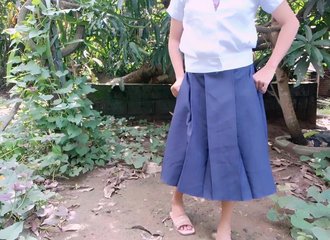 Une Étudiante de 18 Ans Découvre l'Amour en Plein Air